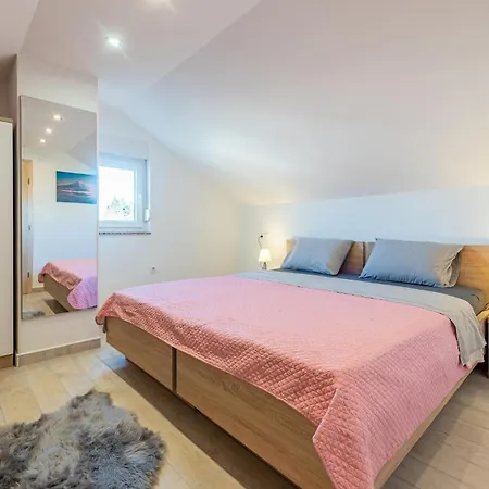 1 Bedroom Stunning In *